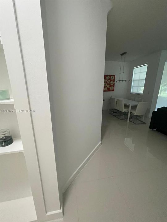En Venta: $349,000 (1 camas, 1 baños, 893 Pies cuadrados)