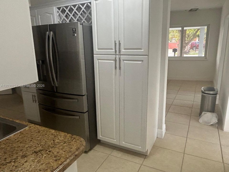 В аренду: $3,200 (3 спален, 1 ванн, 1200 Квадратных фут)