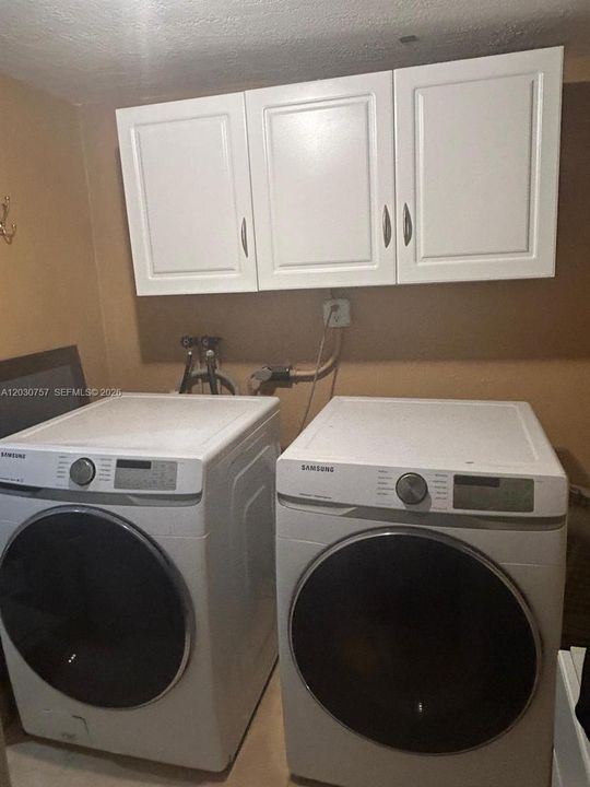 В аренду: $3,200 (3 спален, 1 ванн, 1200 Квадратных фут)