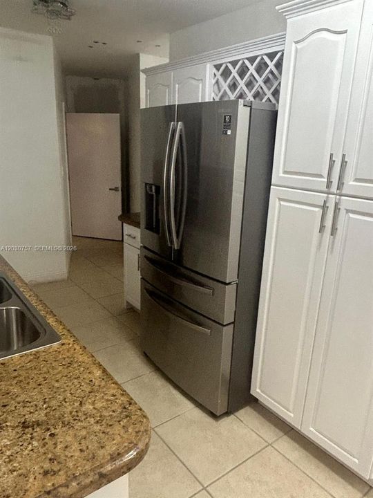 В аренду: $3,200 (3 спален, 1 ванн, 1200 Квадратных фут)
