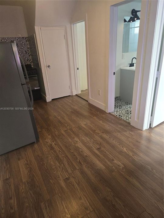 For Rent: $1,800 (2 beds, 1 baths, 600 Square Feet)