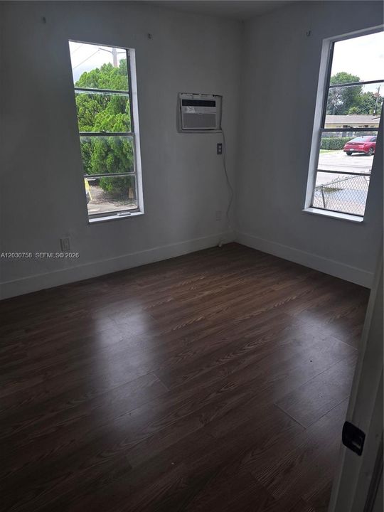 For Rent: $1,800 (2 beds, 1 baths, 600 Square Feet)