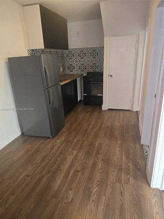 For Rent: $1,800 (2 beds, 1 baths, 600 Square Feet)