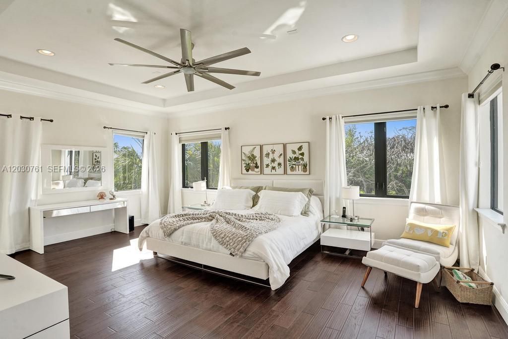 For Sale: $2,500,000 (5 beds, 4 baths, 4688 Square Feet)