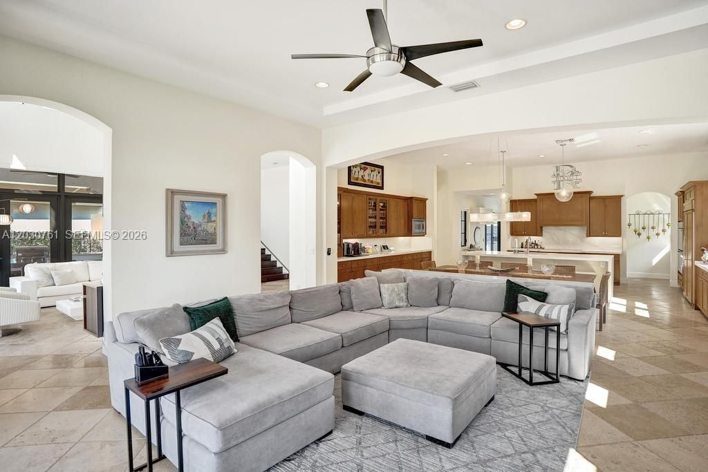For Sale: $2,500,000 (5 beds, 4 baths, 4688 Square Feet)