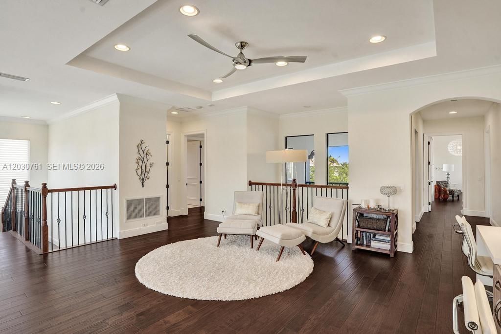 For Sale: $2,500,000 (5 beds, 4 baths, 4688 Square Feet)