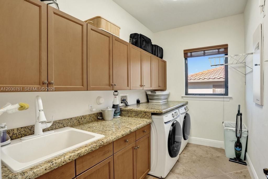 For Sale: $2,500,000 (5 beds, 4 baths, 4688 Square Feet)