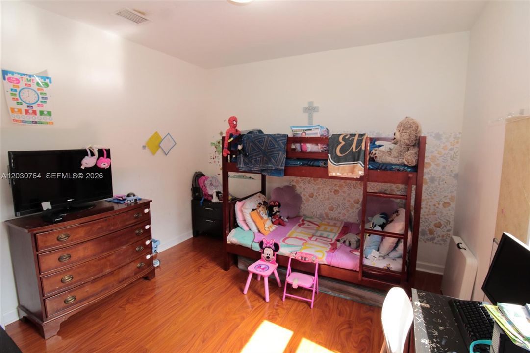 En Renta: $5,000 (4 camas, 3 baños, 3022 Pies cuadrados)
