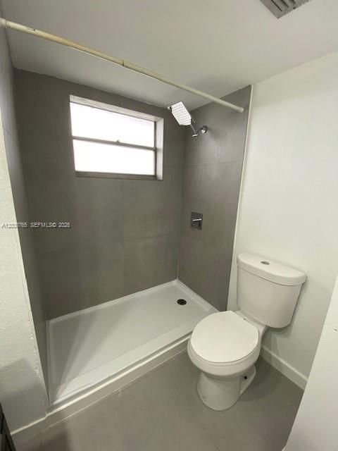 For Rent: $1,750 (1 beds, 1 baths, 727 Square Feet)