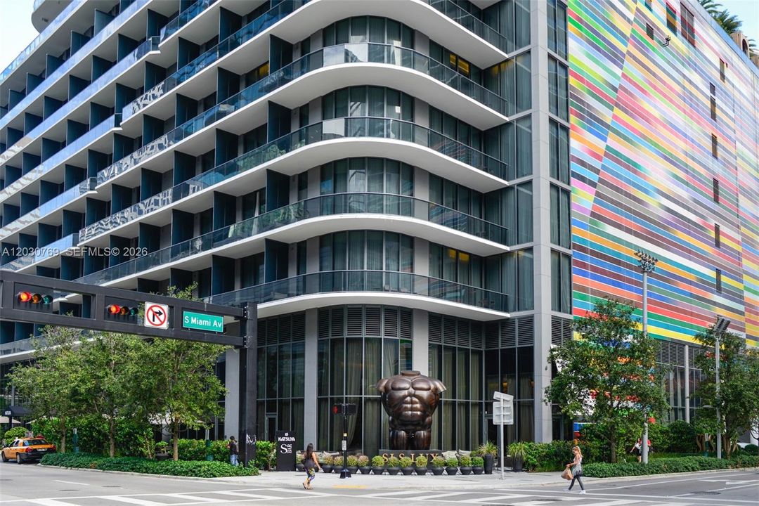 For Rent: $4,500 (1 beds, 2 baths, 866 Square Feet)