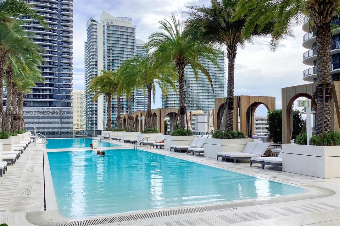 For Rent: $4,500 (1 beds, 2 baths, 866 Square Feet)