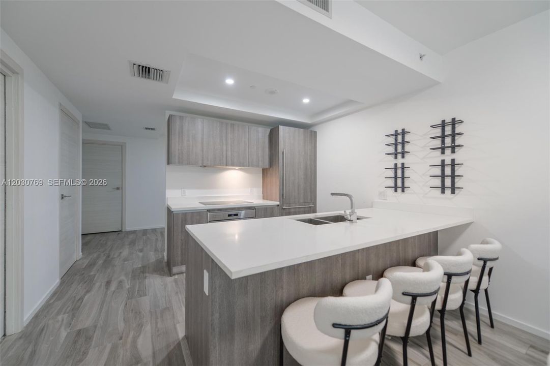 For Rent: $4,500 (1 beds, 2 baths, 866 Square Feet)
