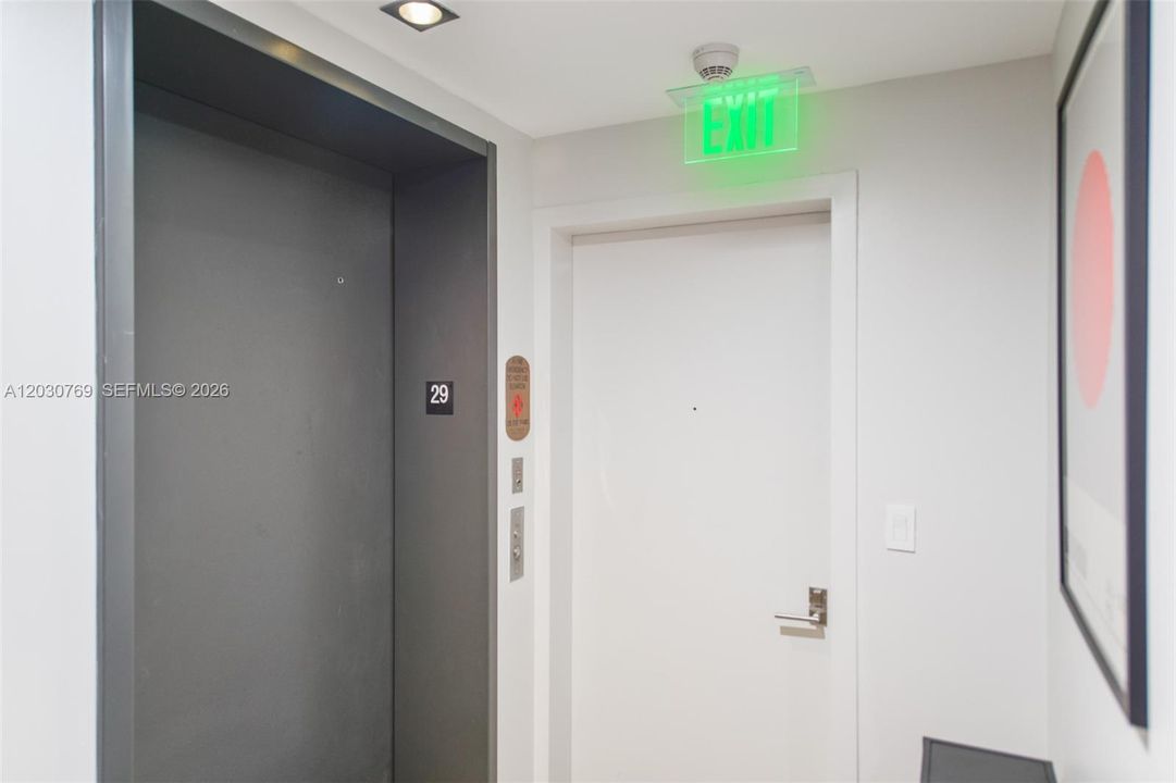 For Rent: $4,500 (1 beds, 2 baths, 866 Square Feet)