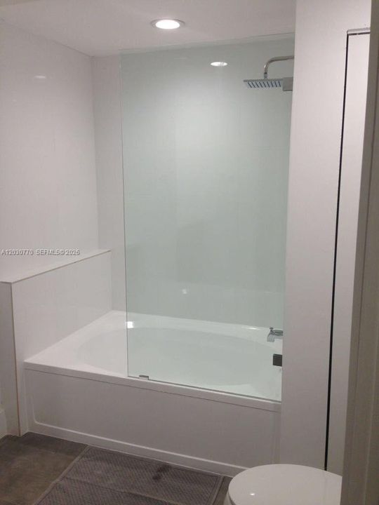 For Sale: $479,000 (2 beds, 2 baths, 1024 Square Feet)