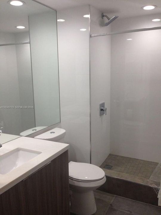 For Sale: $479,000 (2 beds, 2 baths, 1024 Square Feet)