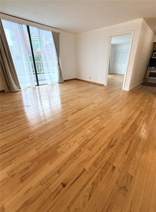 For Rent: $2,750 (1 beds, 1 baths, 602 Square Feet)