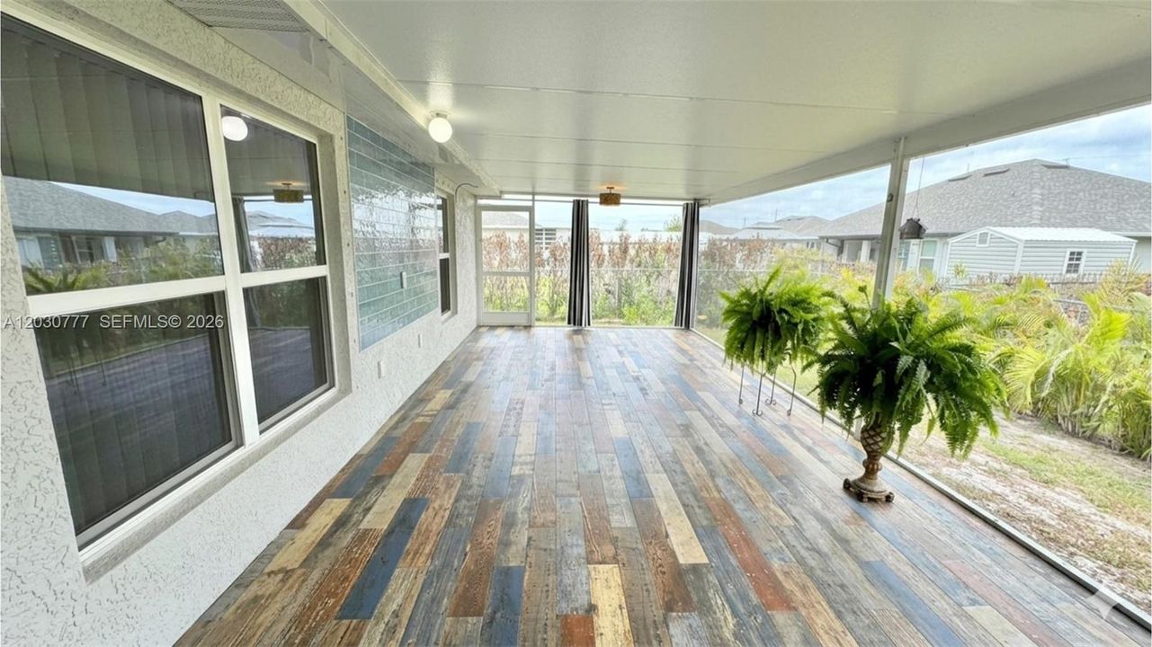 For Sale: $369,900 (4 beds, 2 baths, 2335 Square Feet)