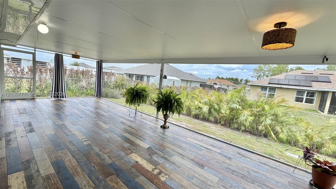 For Sale: $369,900 (4 beds, 2 baths, 2335 Square Feet)
