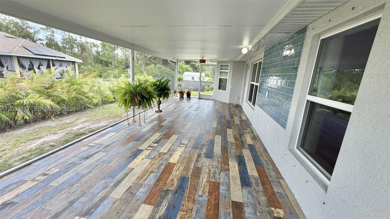 For Sale: $369,900 (4 beds, 2 baths, 2335 Square Feet)