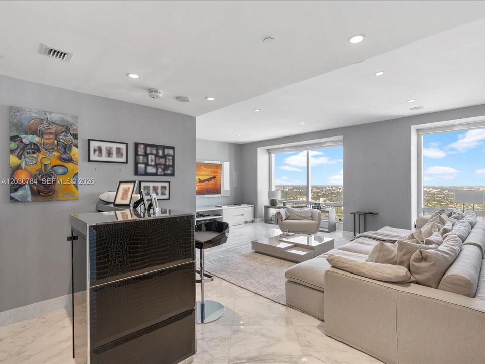 Recently Rented: $30,000 (2 beds, 2 baths, 2139 Square Feet)