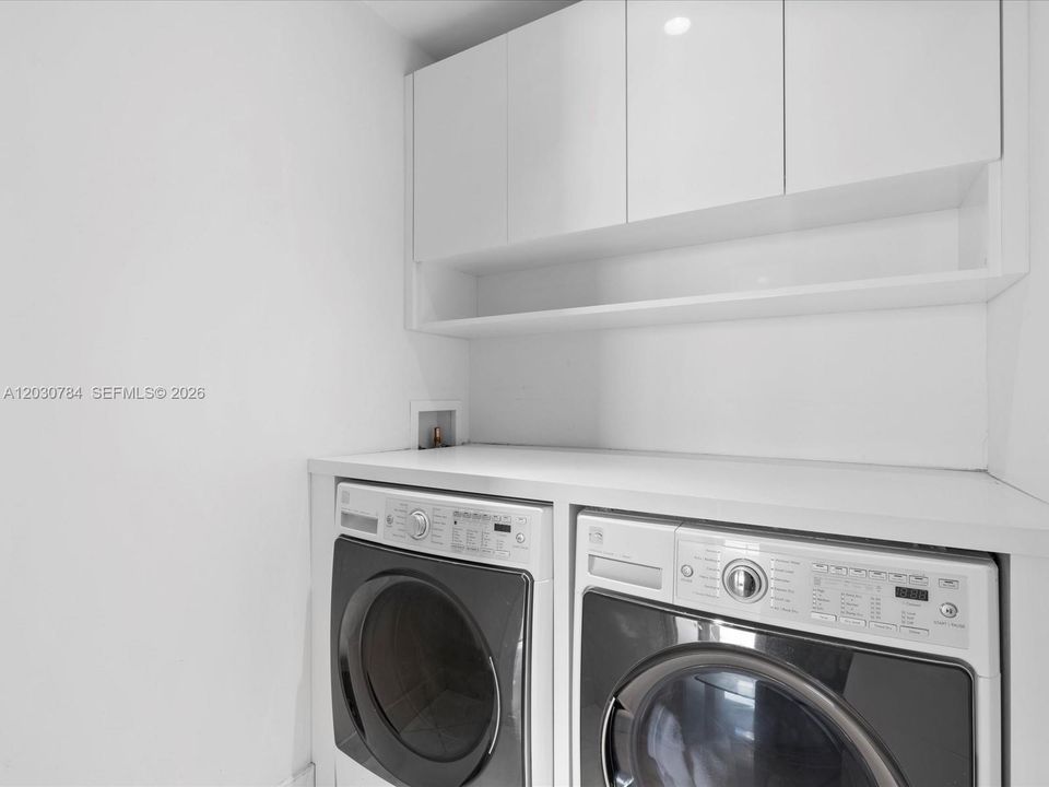 Recently Rented: $30,000 (2 beds, 2 baths, 2139 Square Feet)