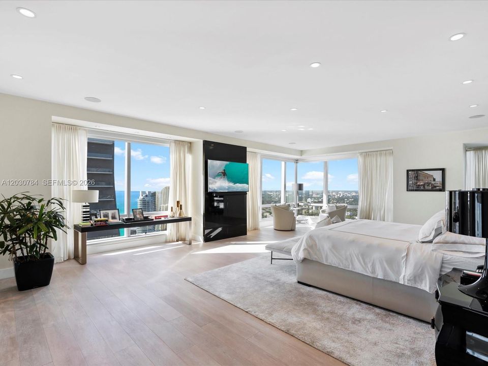 Recently Rented: $30,000 (2 beds, 2 baths, 2139 Square Feet)