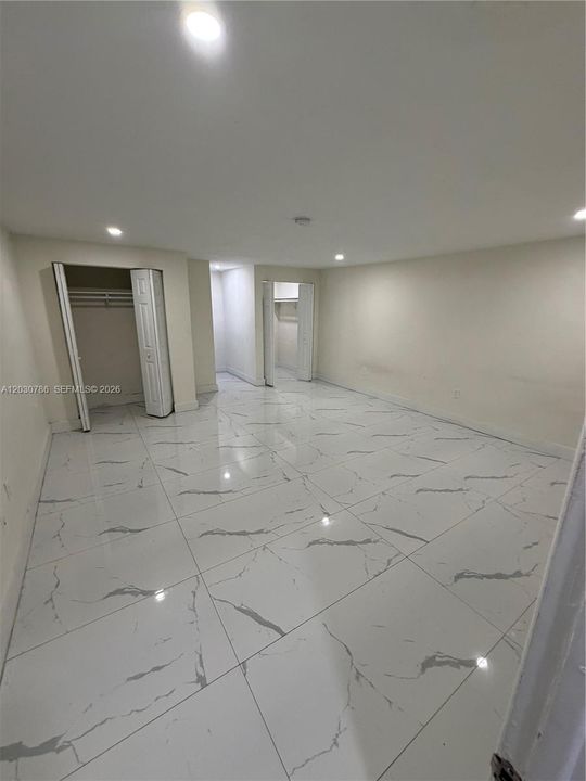 В аренду: $2,600 (2 спален, 1 ванн, 2394 Квадратных фут)