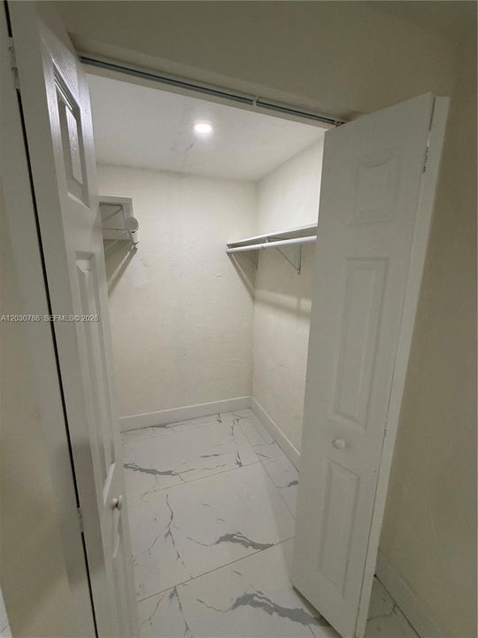 В аренду: $2,600 (2 спален, 1 ванн, 2394 Квадратных фут)