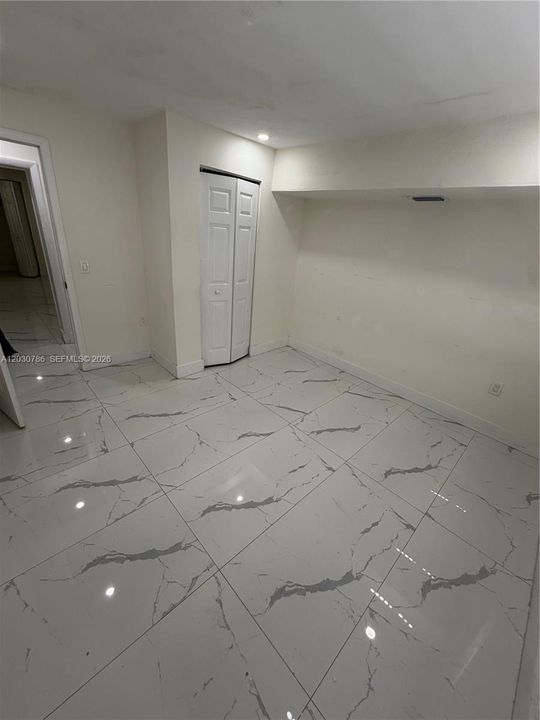 В аренду: $2,600 (2 спален, 1 ванн, 2394 Квадратных фут)