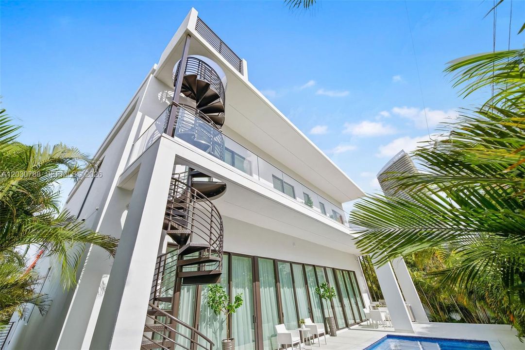 En Renta: $39,000 (5 camas, 6 baños, 5036 Pies cuadrados)