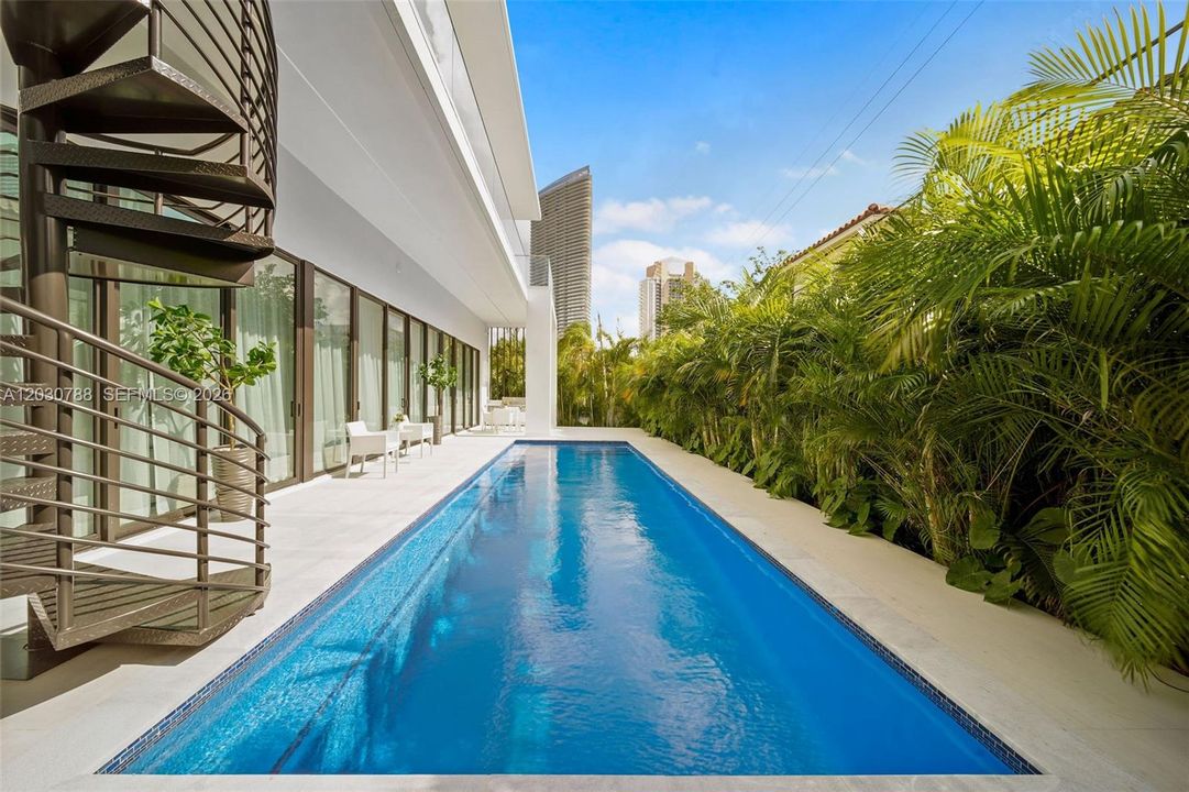 En Renta: $39,000 (5 camas, 6 baños, 5036 Pies cuadrados)