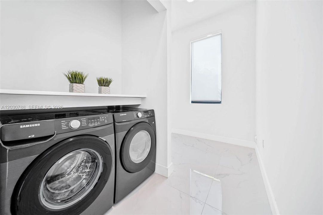 En Renta: $39,000 (5 camas, 6 baños, 5036 Pies cuadrados)