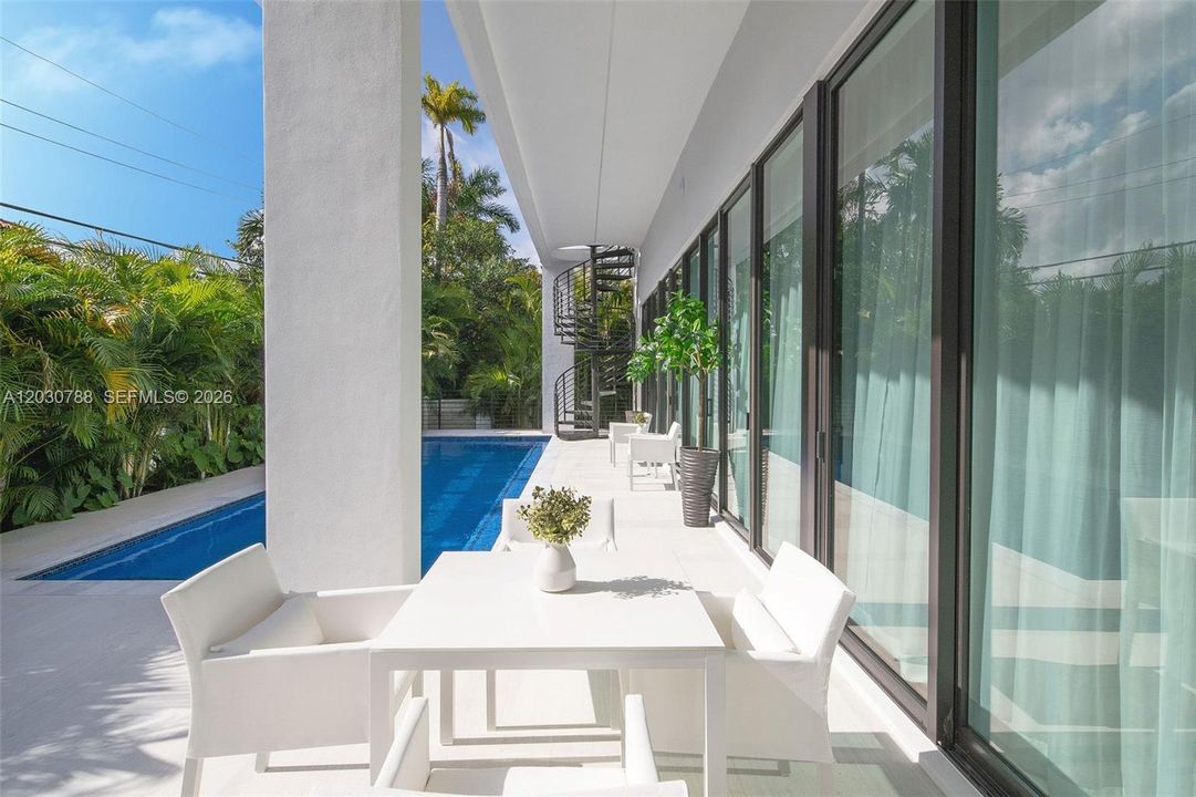 En Renta: $39,000 (5 camas, 6 baños, 5036 Pies cuadrados)
