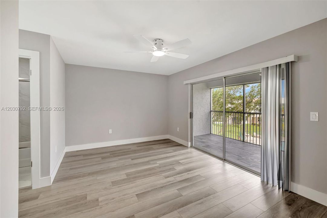 For Sale: $176,500 (2 beds, 2 baths, 970 Square Feet)