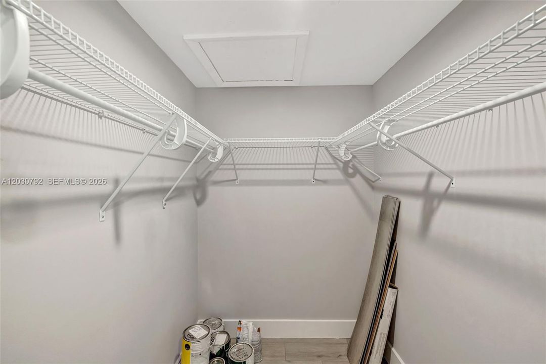 For Sale: $176,500 (2 beds, 2 baths, 970 Square Feet)