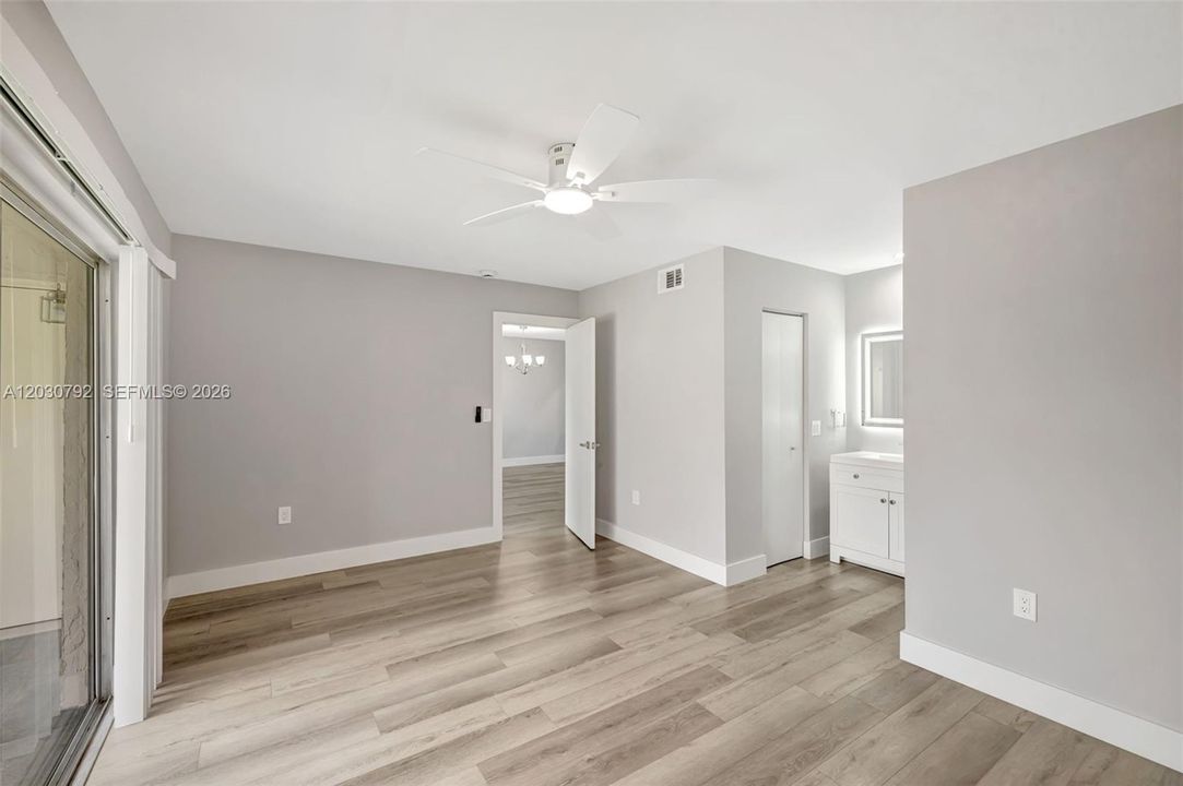 For Sale: $176,500 (2 beds, 2 baths, 970 Square Feet)
