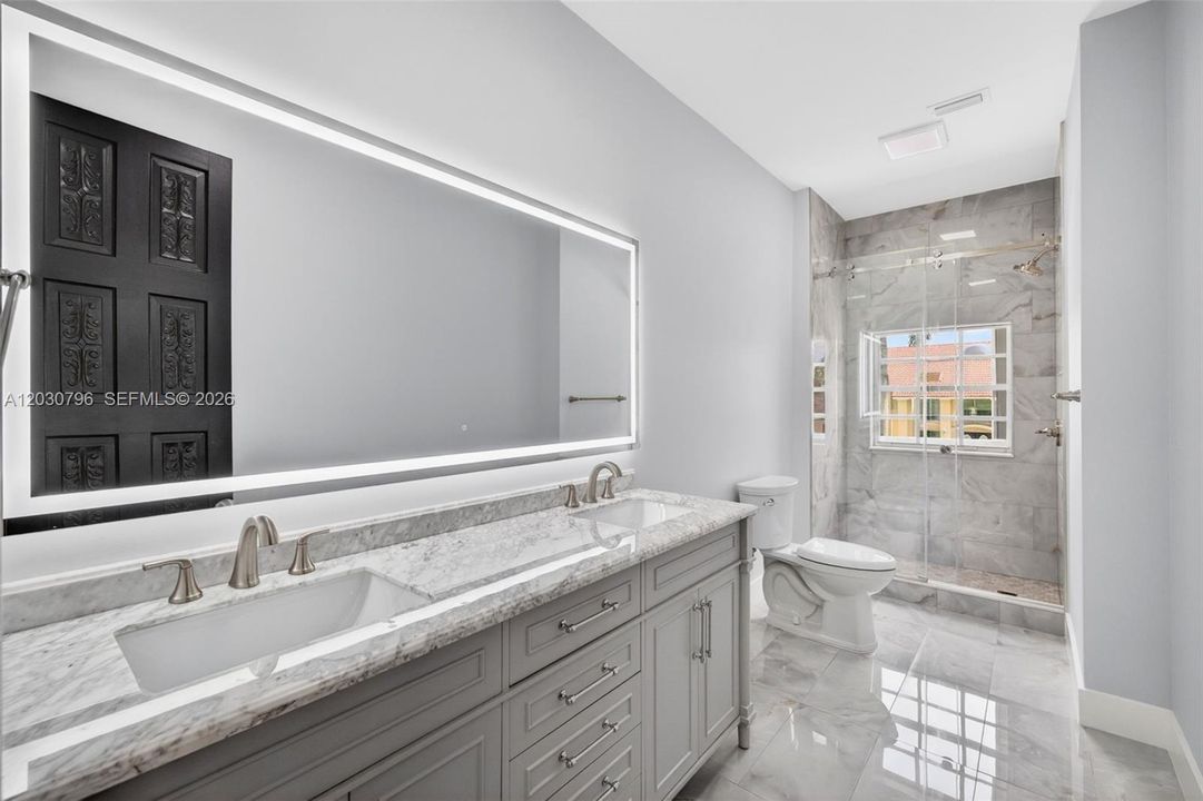 For Sale: $2,399,999 (6 beds, 5 baths, 3930 Square Feet)