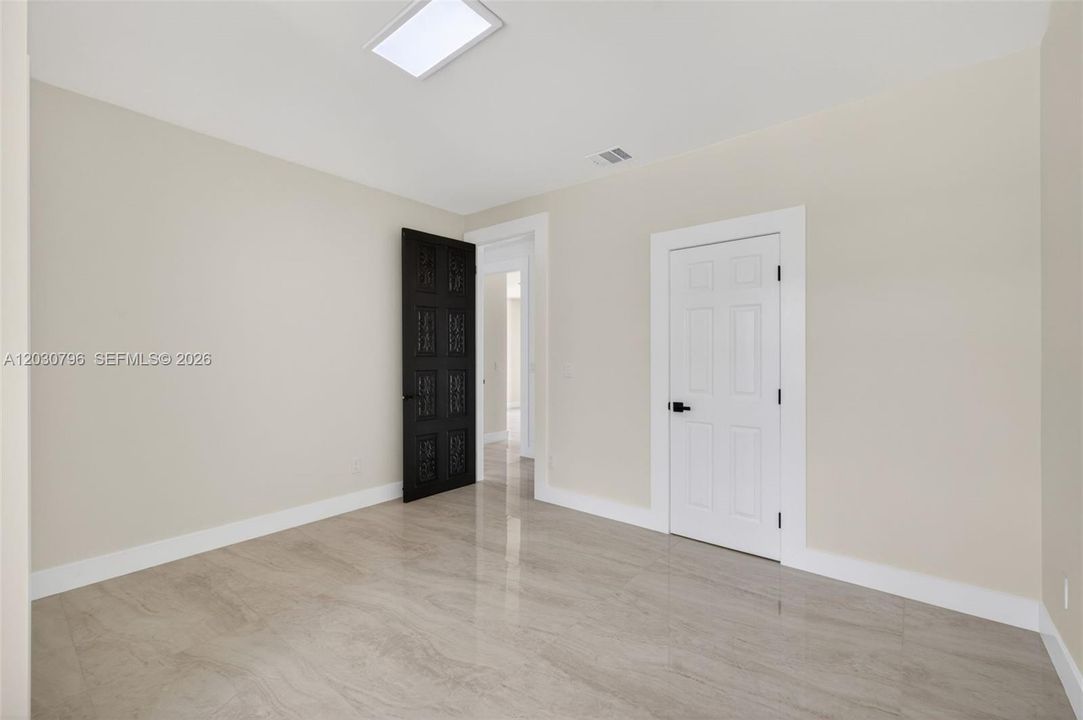 For Sale: $2,399,999 (6 beds, 5 baths, 3930 Square Feet)
