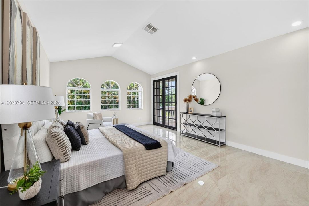 For Sale: $2,399,999 (6 beds, 5 baths, 3930 Square Feet)