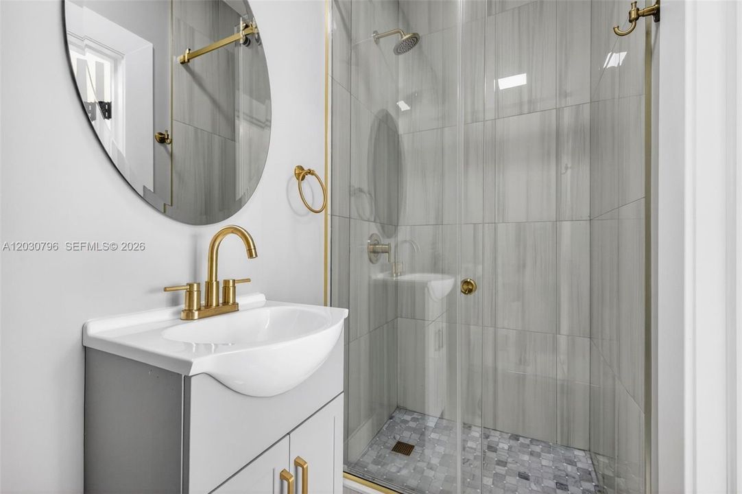 For Sale: $2,399,999 (6 beds, 5 baths, 3930 Square Feet)