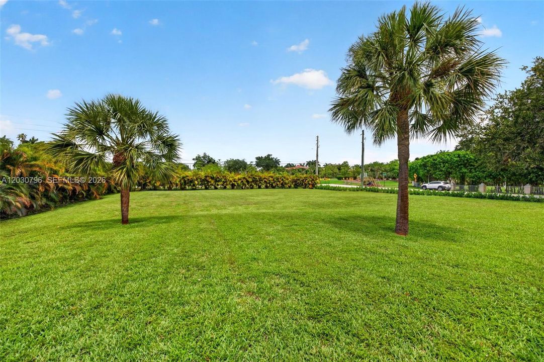 For Sale: $2,399,999 (6 beds, 5 baths, 3930 Square Feet)