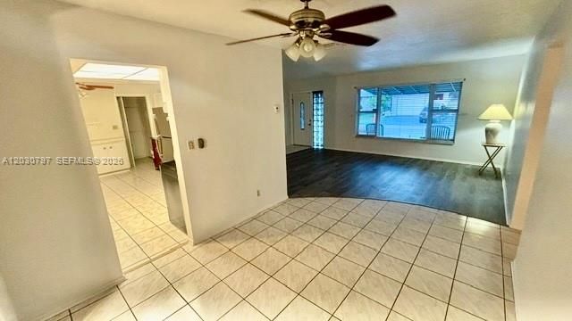 Activo con contrato: $329,000 (2 camas, 2 baños, 1581 Pies cuadrados)