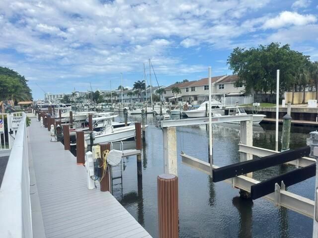 Boat Dockage