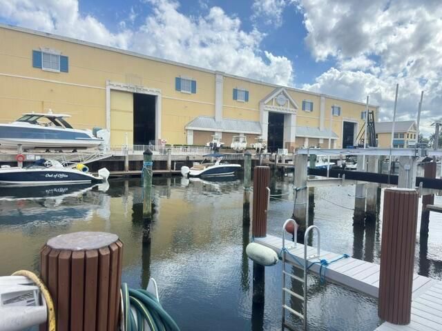 Boat Dockage