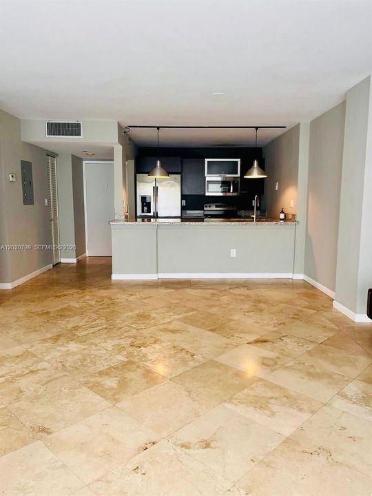 For Rent: $3,100 (2 beds, 2 baths, 990 Square Feet)