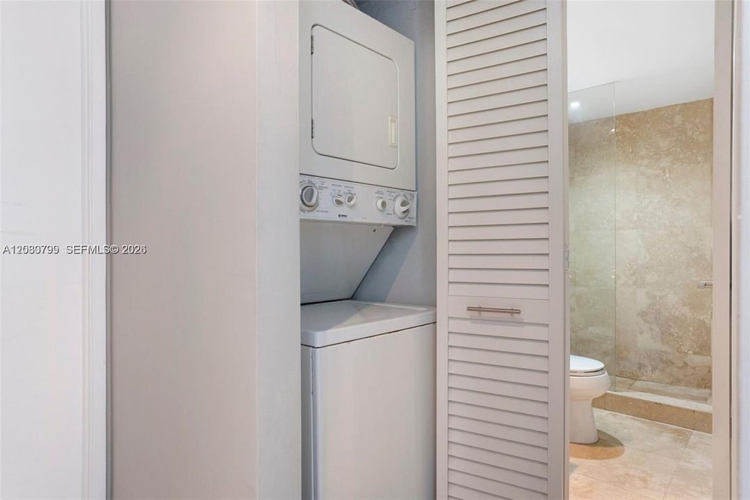 For Rent: $3,100 (2 beds, 2 baths, 990 Square Feet)