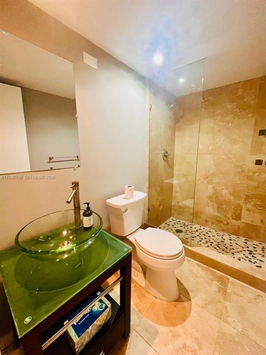 For Rent: $3,100 (2 beds, 2 baths, 990 Square Feet)
