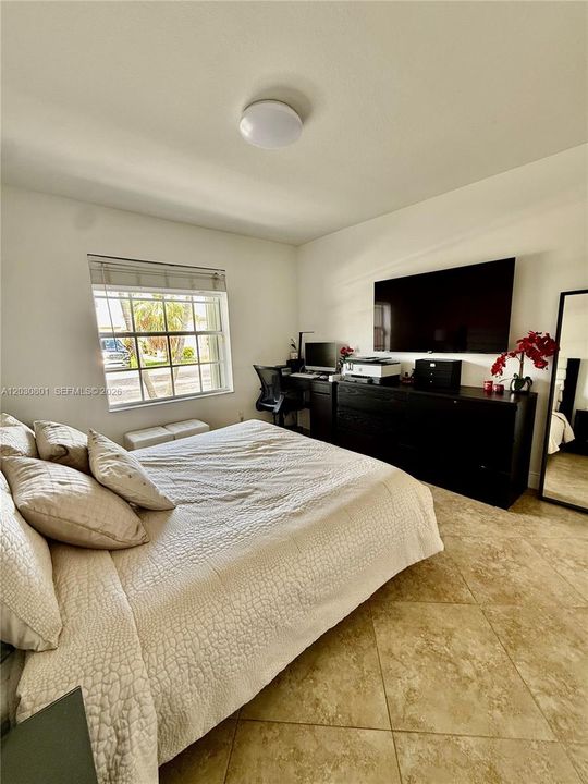 В аренду: $3,650 (3 спален, 2 ванн, 1555 Квадратных фут)