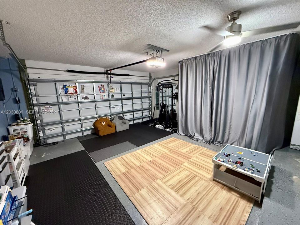 В аренду: $3,650 (3 спален, 2 ванн, 1555 Квадратных фут)