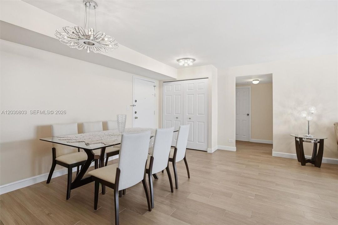 En Venta: $489,922 (2 camas, 2 baños, 1488 Pies cuadrados)